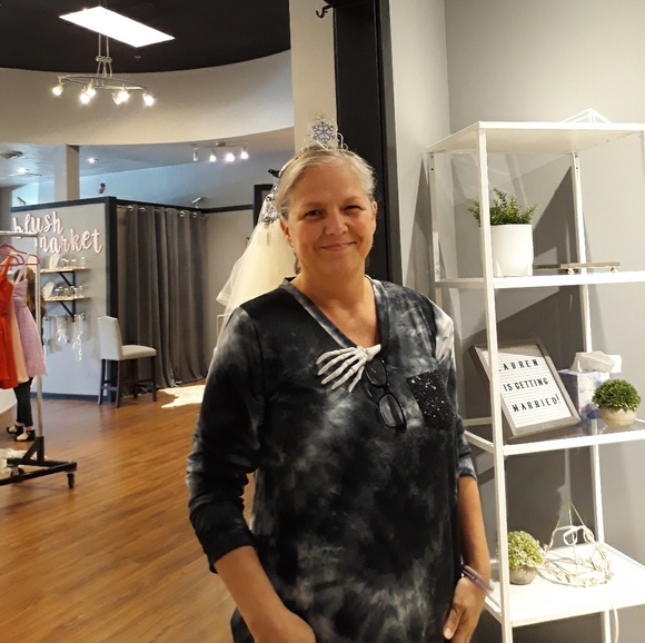 Meet your Posher, Deborah - Picture 1 of 1